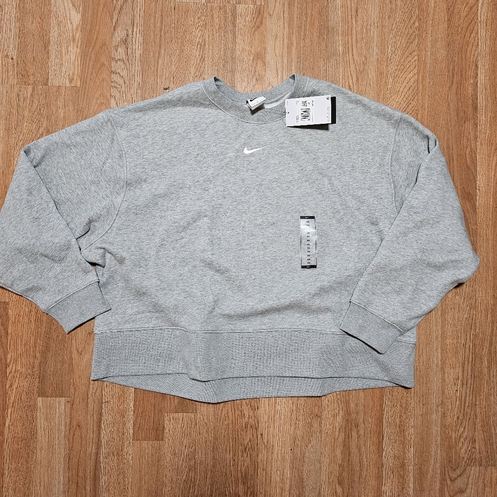 NWT nike crew